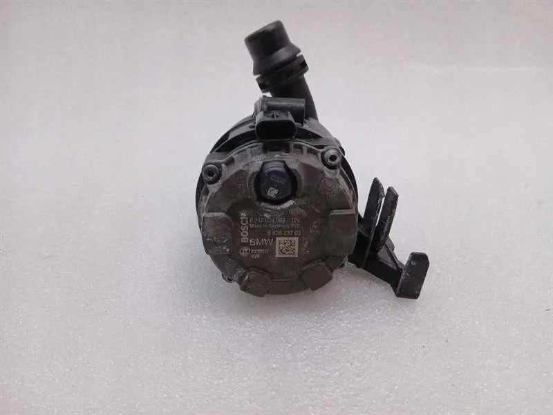 фото №5, Bmw serii 5 f90 g30 m5 дополнительная насос охлаждение 8638237 насос насоса жидкость