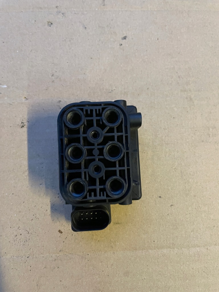 фото №1, Porsche cayenne 7p5 клапан подвеска 15-1524-0033.2