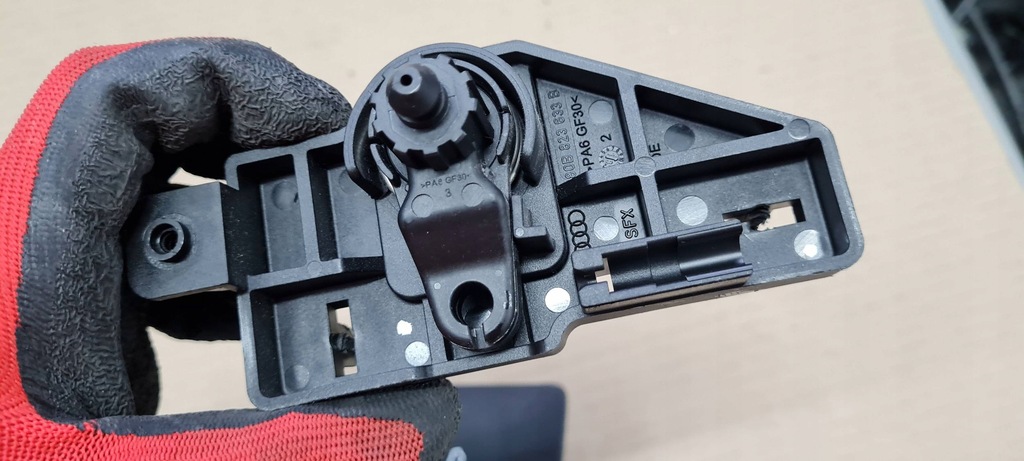 фото №15, Sq5 80a q5 ручка кронштейн капот кронштейн 80b823533d