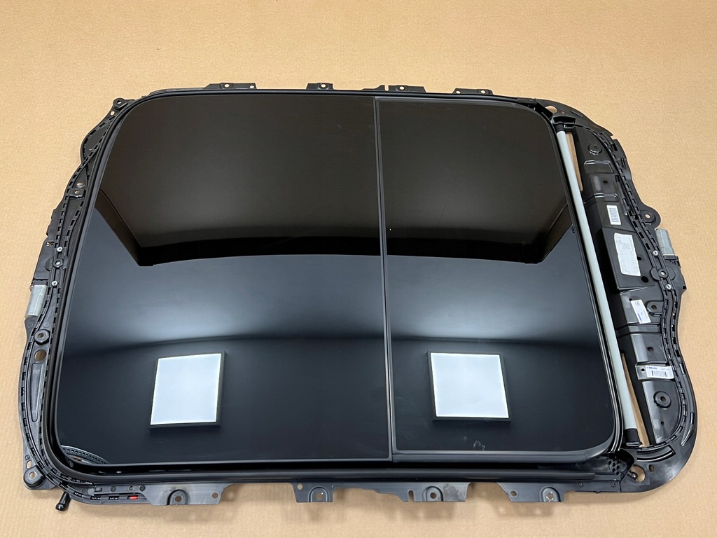 фото №1, Audi q8 4m люк панорама 4m8877041j