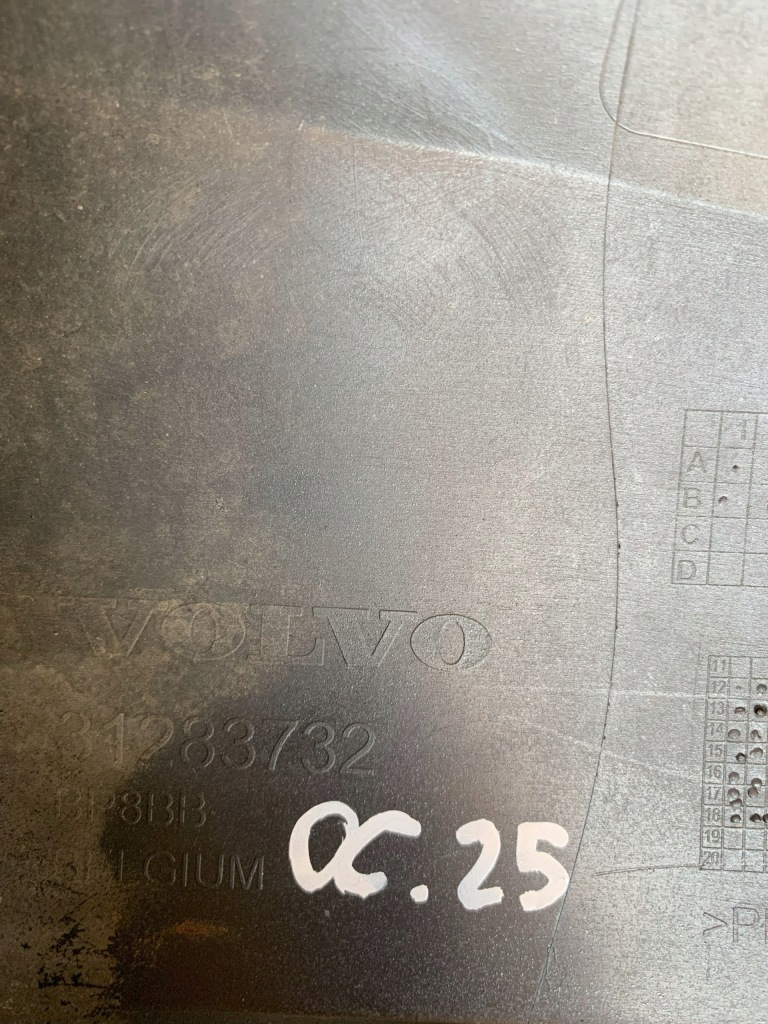 Бампер передній volvo v40 12-19r spr pdc v 40 31283732 06.25 Зі Шроту