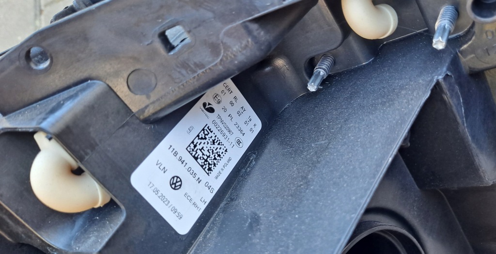 фото №7, Vw id4 id.4 лампа левая перед передняя 11b941035n повреждённая корпус