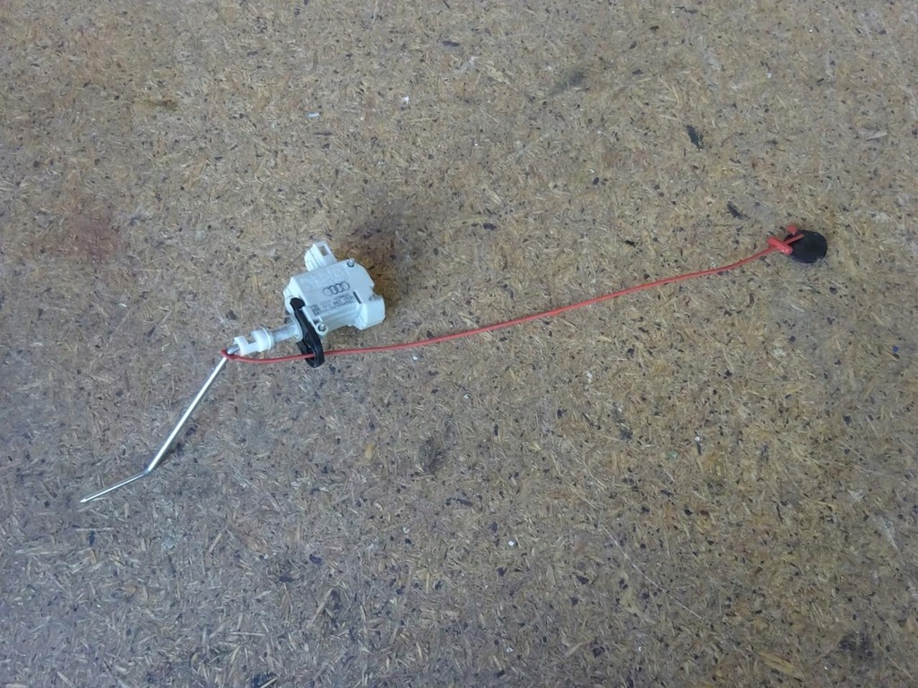 фото №10, Audi a3 8p привід кришка заливної пального 8p0862153a