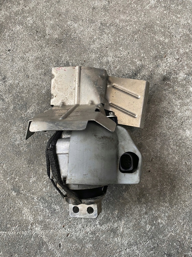 фото №1, Mercedes gt amg подушка a1902401900