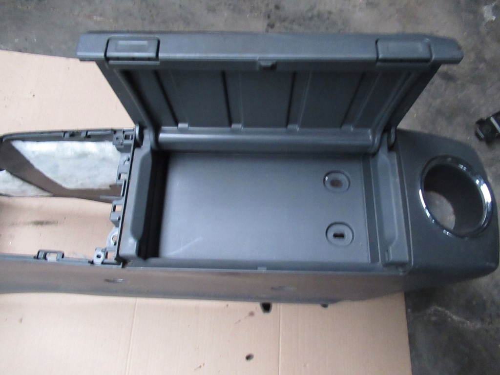 фото №5, Toyota prius plus + подлокотник туннель szary