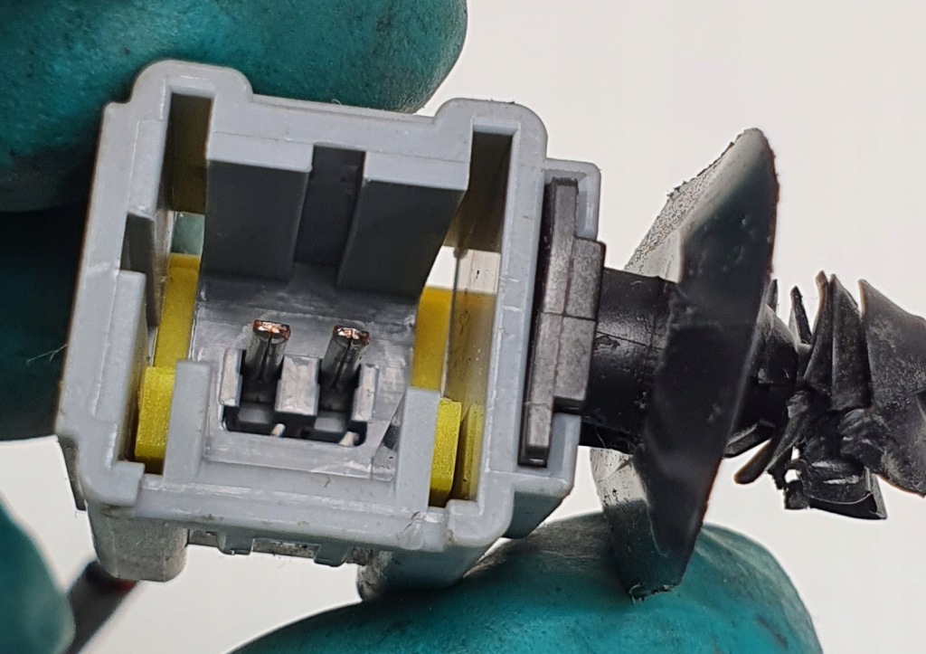 фото №3, Кліпса поперечина безпеки перед citroen c5 x7