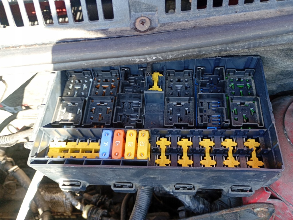 Ford transit connect 02-13 коробка запобіжників 1.8 di в Україні