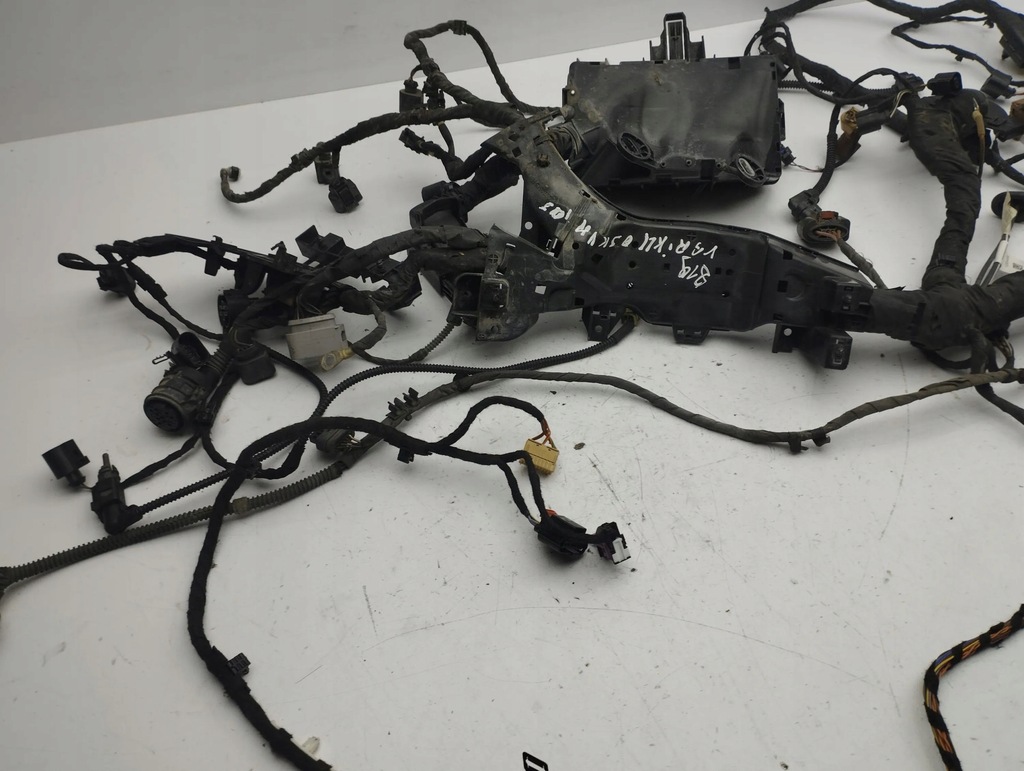 фото №10, Volkswagen arteon 2019 жгут трубопровод двигателя