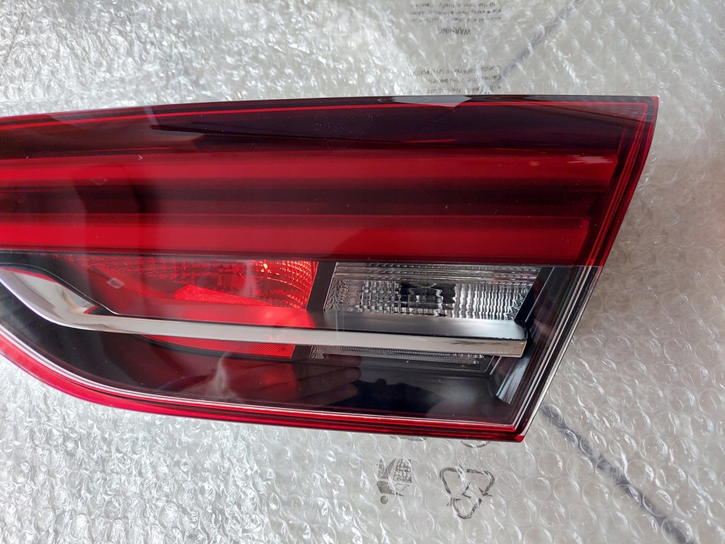 Фара - правий задній - кришка багажника - led - opel insignia b 2 - hb в Україні