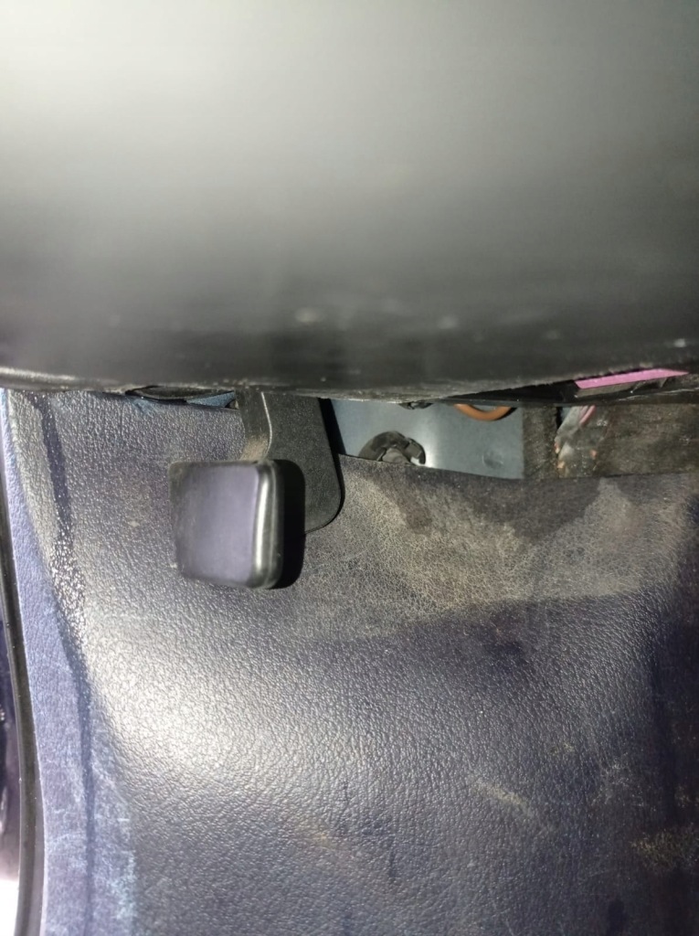 фото №1, Audi a4 b6 тяга открывания капот