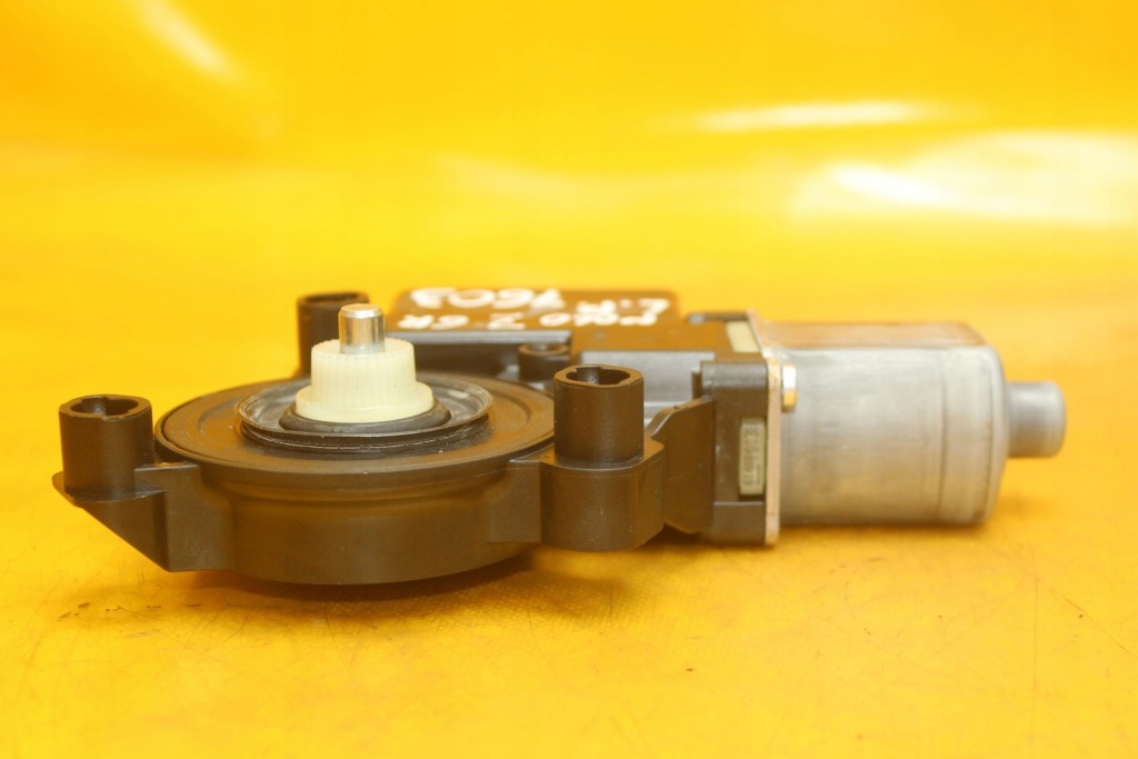 фото №7, Моторчик блок управления стекло левый перед vw polo v 6r0959801dg 0130822531