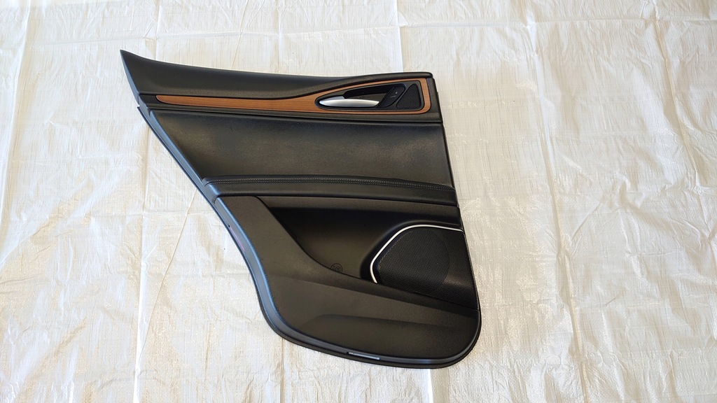 фото №1, Alfa romeo stelvio обшивка дверь левый задняя задний