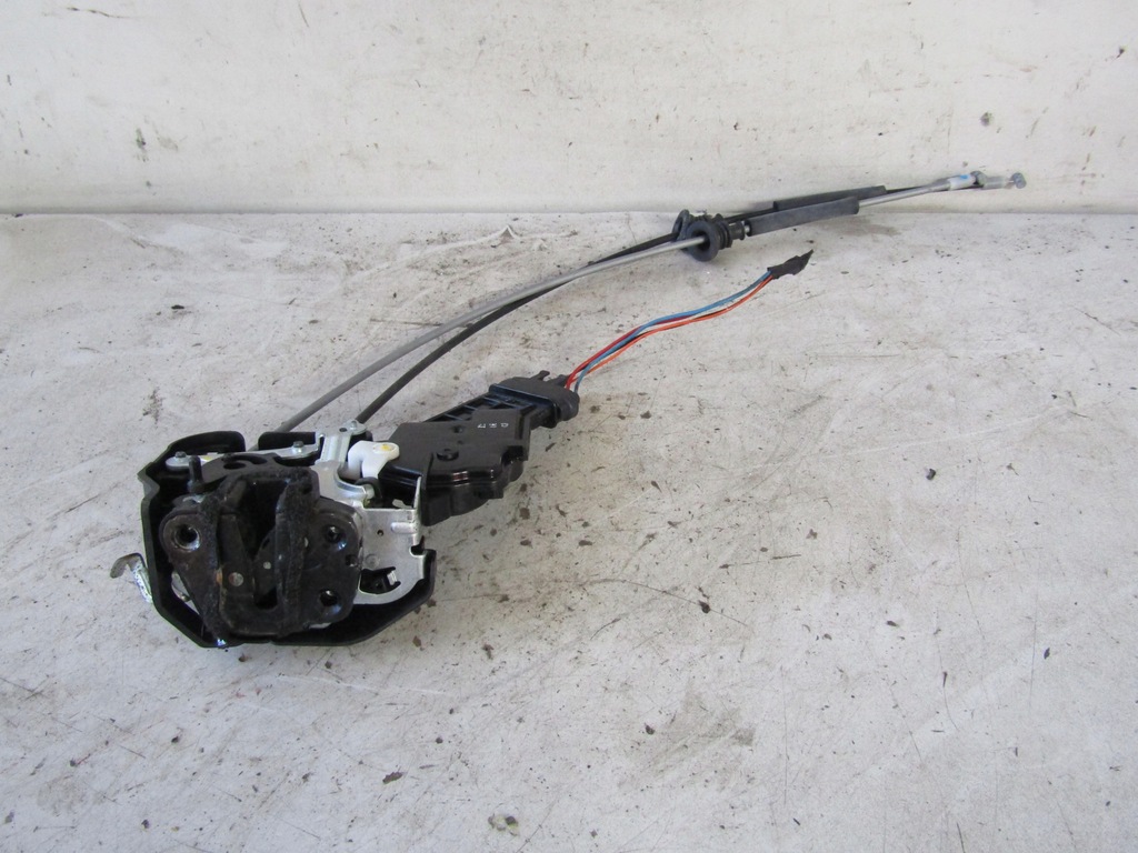 фото №1, Kia carens замок дверь