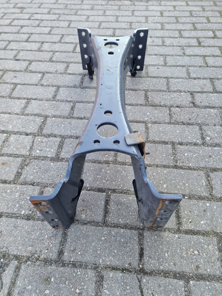 фото №2, Рама розпірка поперечина балка рами scania r 2008936