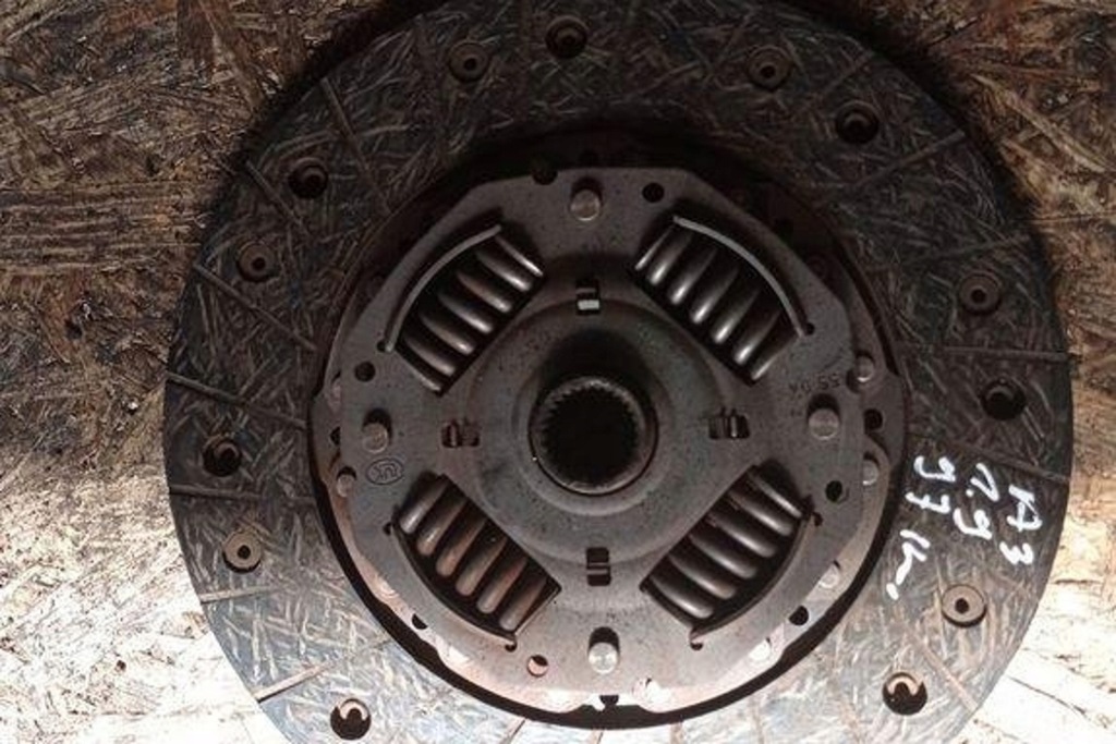 фото №6, Комплект сцепления audi a3 8l1 037105273c 1.9l дизель 81kw 1997