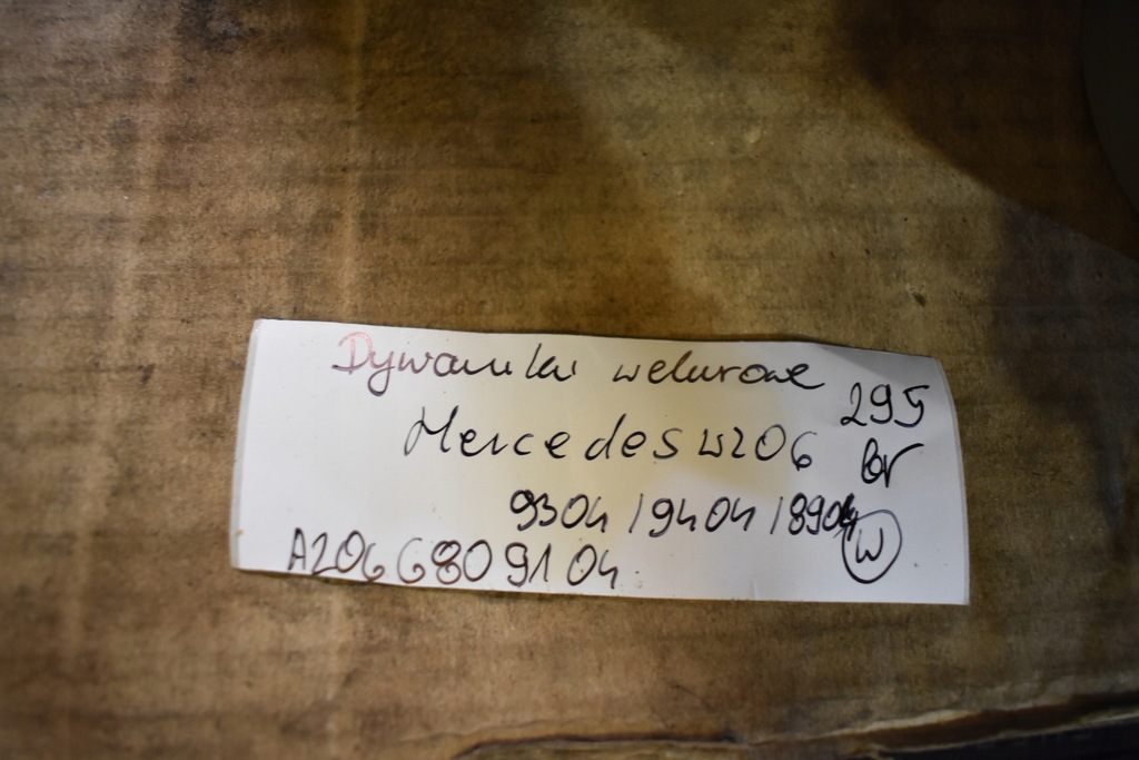 фото №6, Килимки велюрові kpl. mercedes w206 1