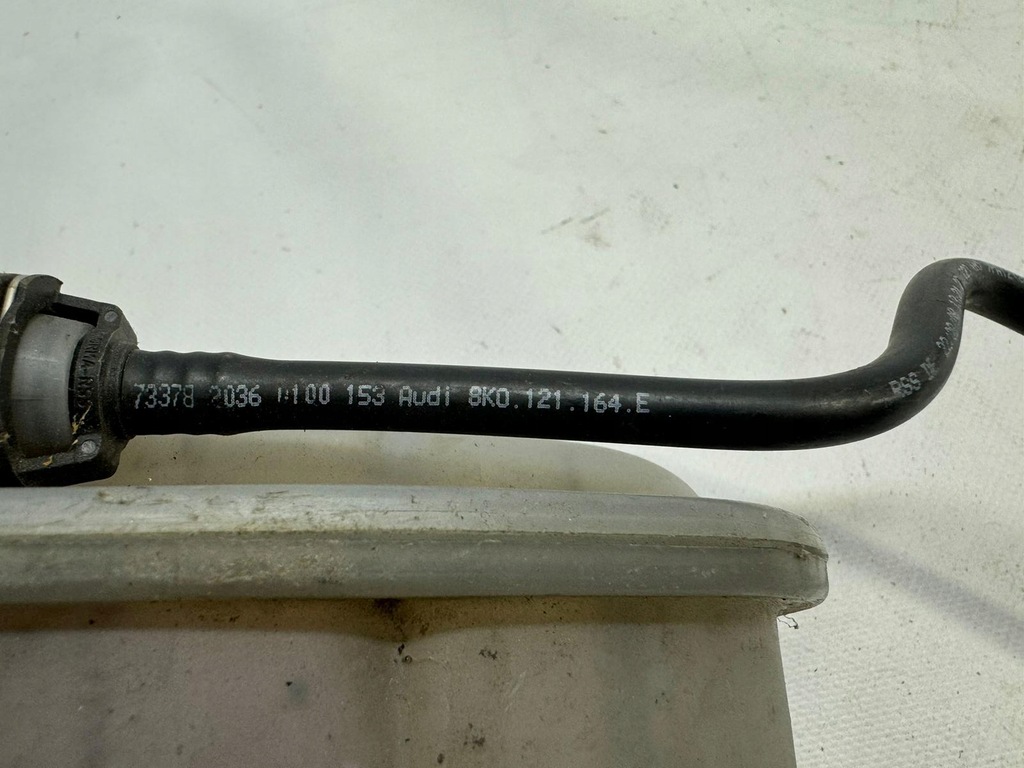 фото №6, Audi a4 b8 бачок расширительный 8k0121405e + wąż трубка wody 8k0121164e
