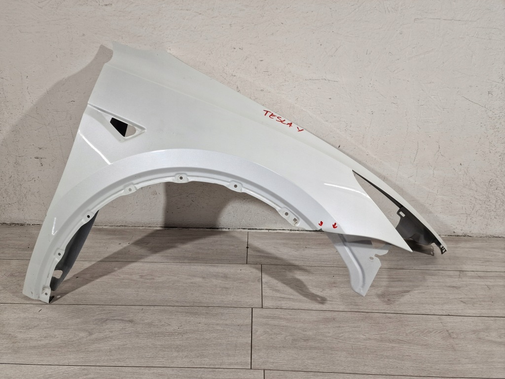 Купити Tesla y крила правий передній перед