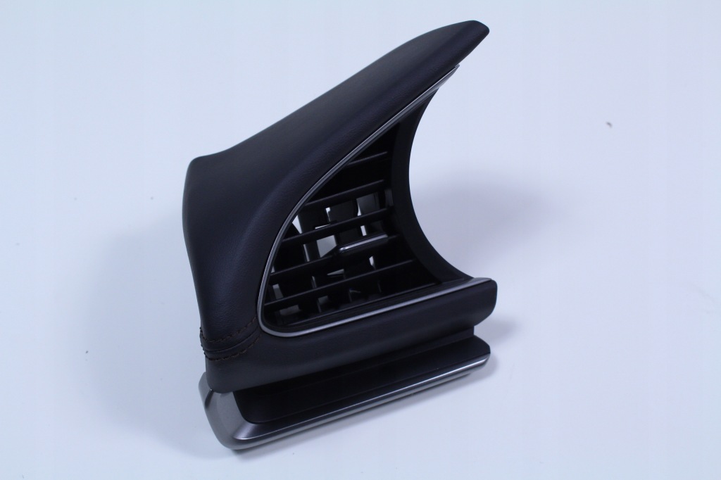 Купити Решітка обдув mazda 3 iv bp 24r. hb