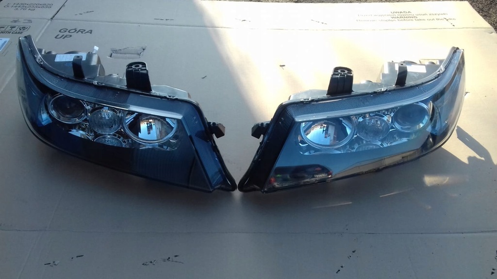 фото №1, Honda accord vii lift 2006 - фара лампа права