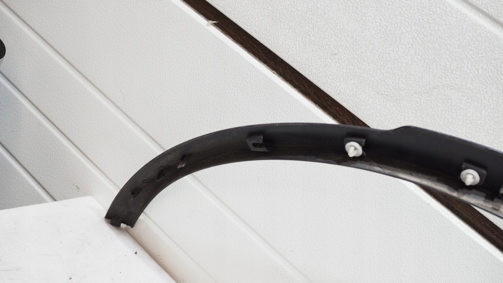 фото №10, Land rover discovery l462 v 16- молдинг левая задняя