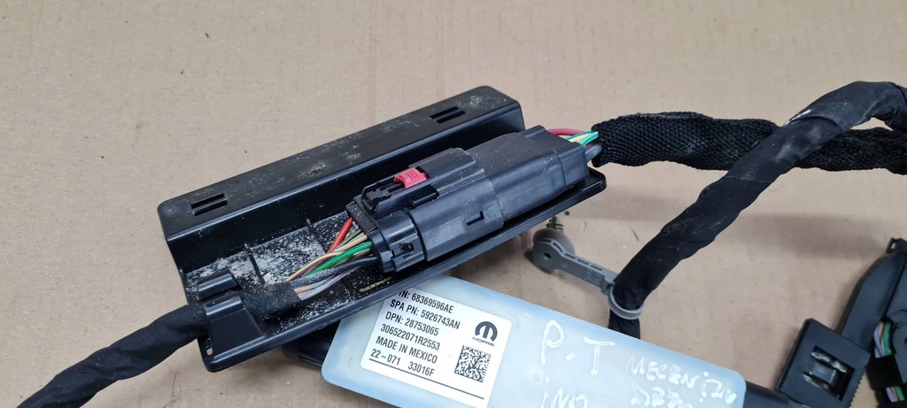 фото №15, Chrysler pacifica 68360881ab задняя сторона правая