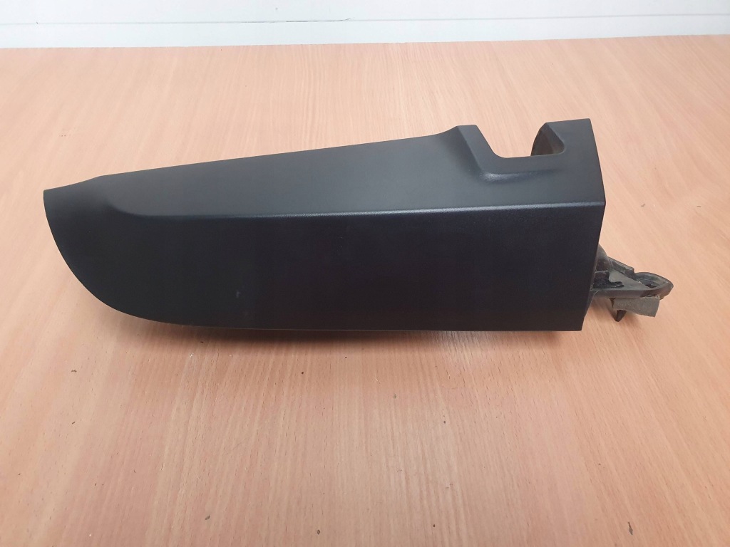 Кутик захист лампи задня 903909258r 903900425r renault express 23r Недорого