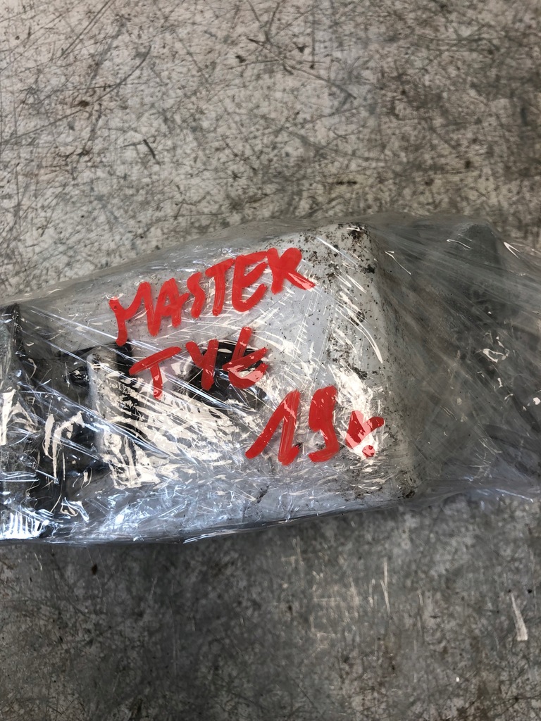 фото №4, Петлі двері задня renault master iv 844000013r