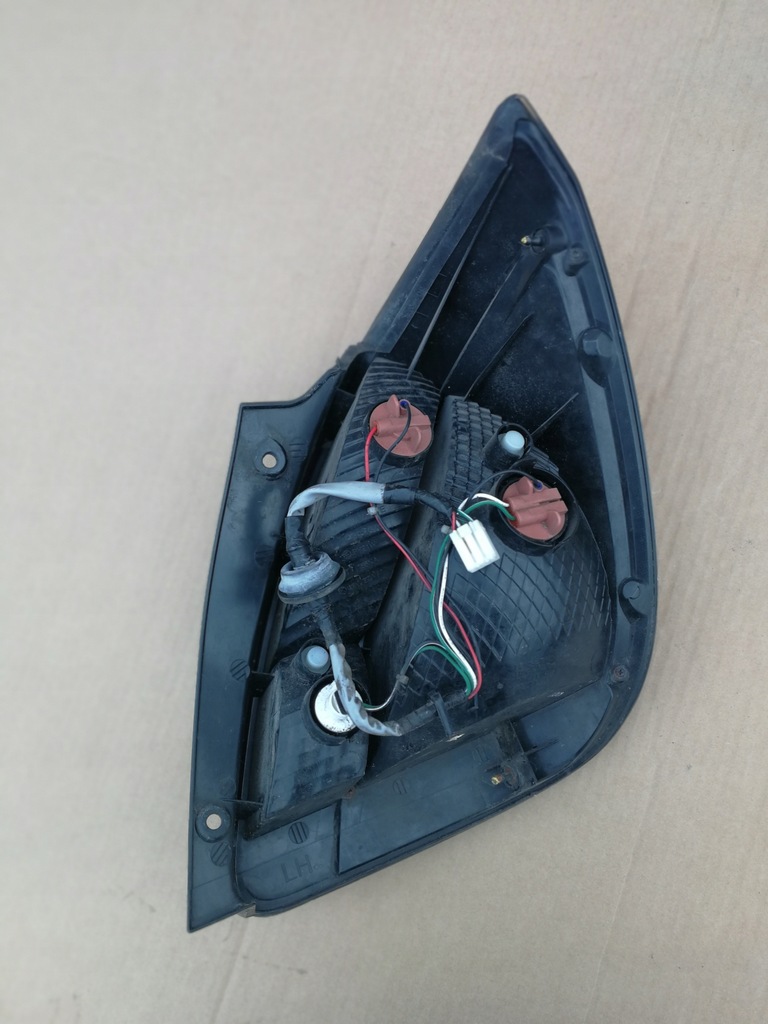 фото №8, Kia rio ii 06- лампа левый задняя левая задняя 92401-1g2