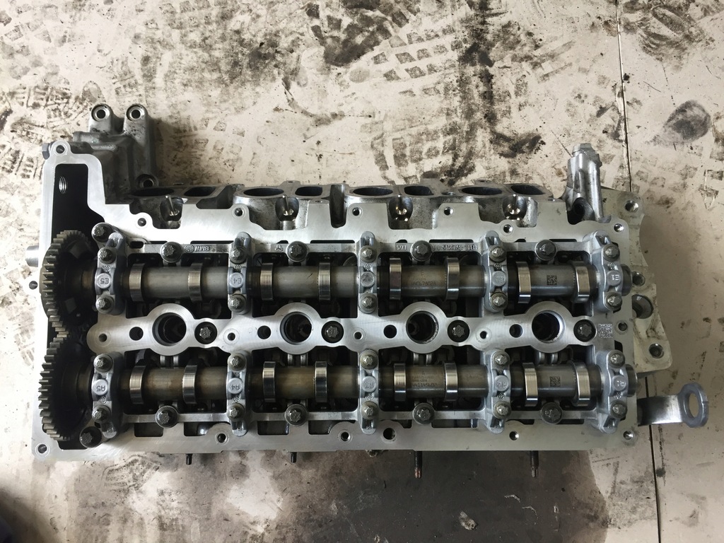 фото №1, Bmw 2.0d b47c20b головка комплектна вали