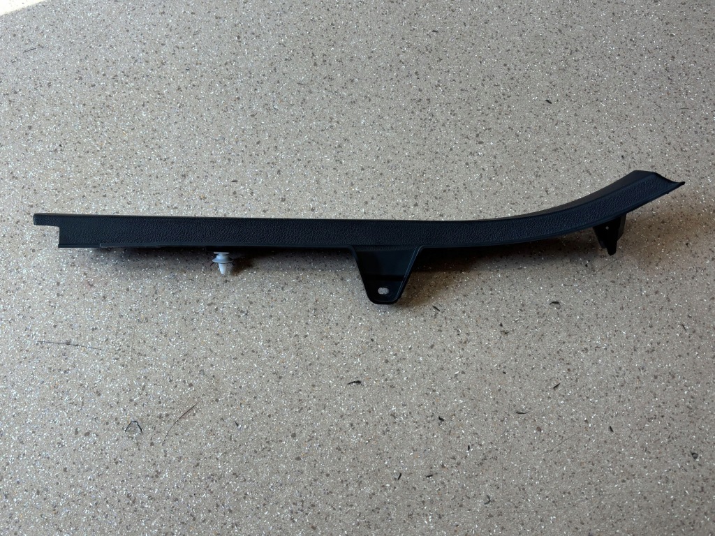 Element оздоблення стійка ліва сторона bmw x5 g05 7484114 в Україні