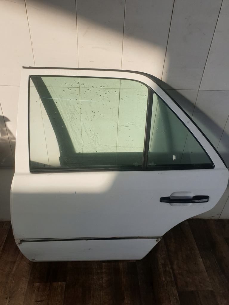 фото №1, Дверь задние левая mercedes w124 147f