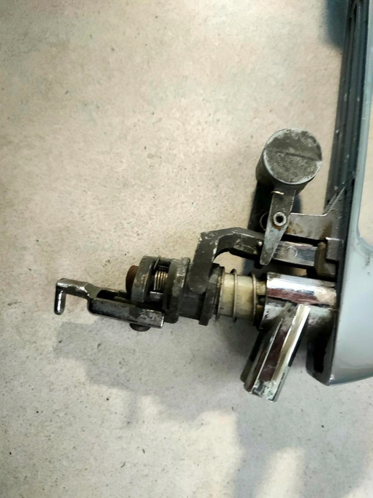 2 x ручка зовнішня do mercedesa 107 пара з ключ фарбована Недорого