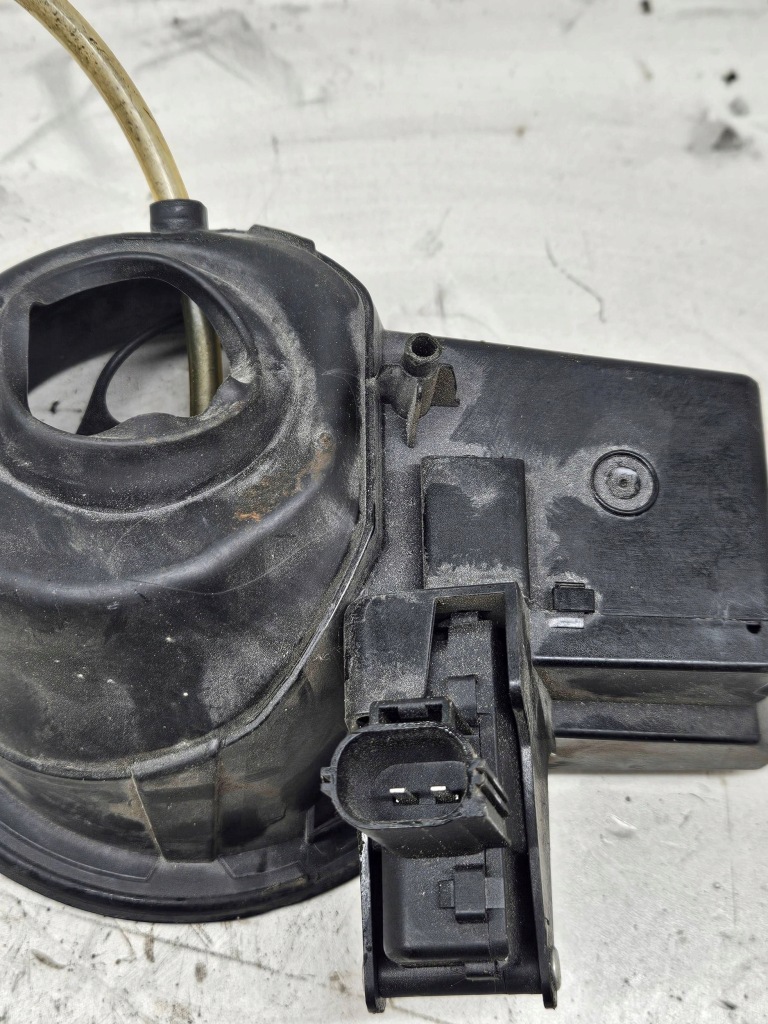 фото №5, 2009 jaguar xk - xkr кришка заливної пального 6w8327938a