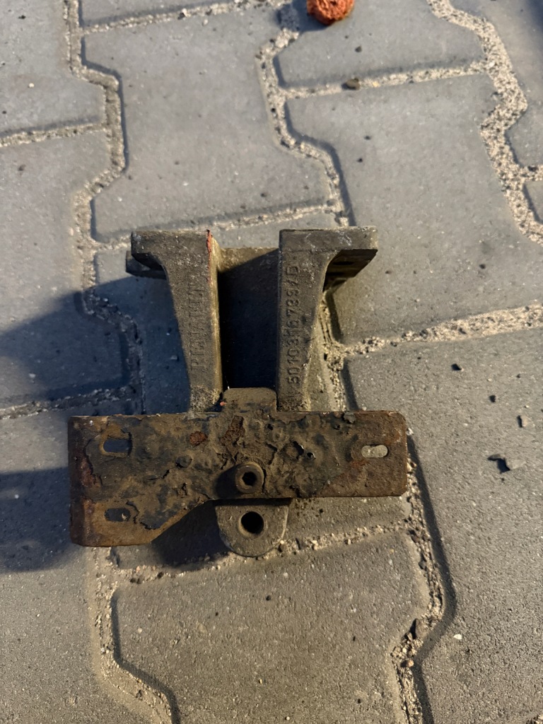 Кронштейн кронштейн двигателя правая mascot mascott 98-04r 2.8 Цена