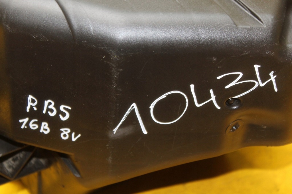 фото №10, Корпус фільтра повітря vw passat b5 058133837e