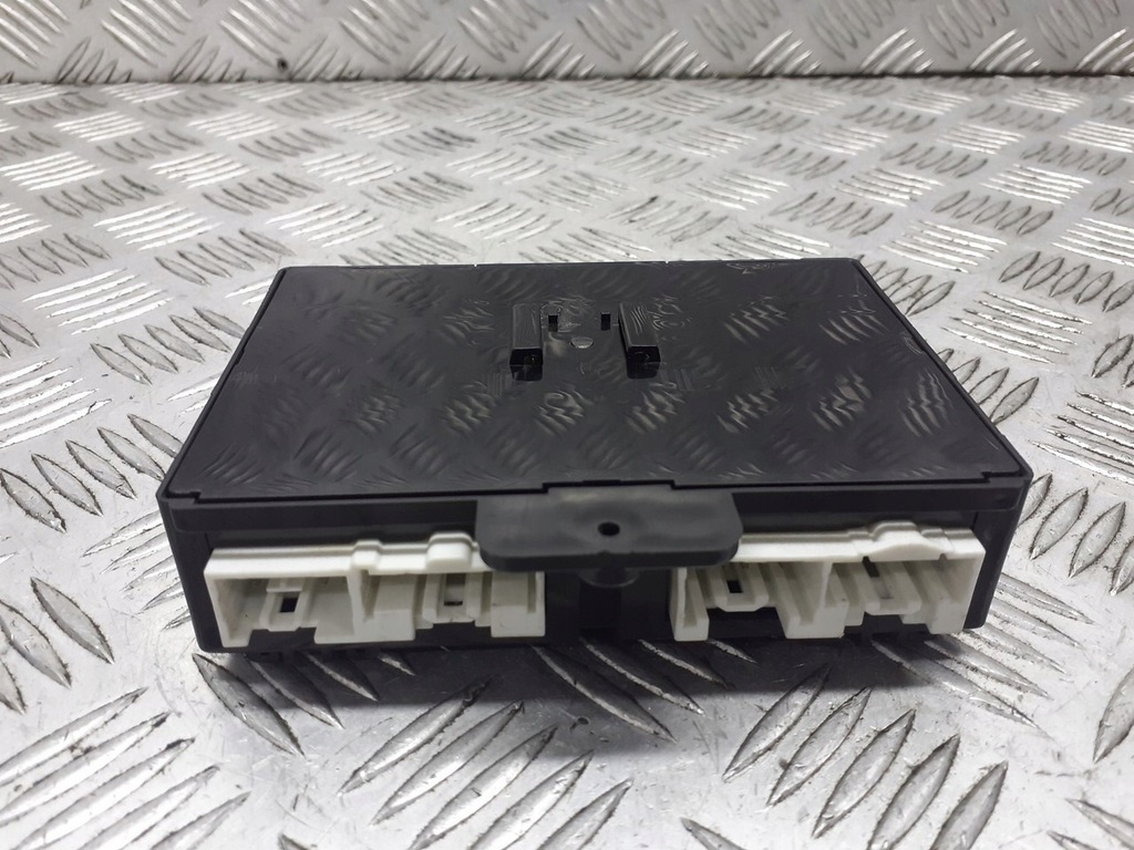 фото №1, Коробка модуль bcm mazda 5 2.0 cd3467560b