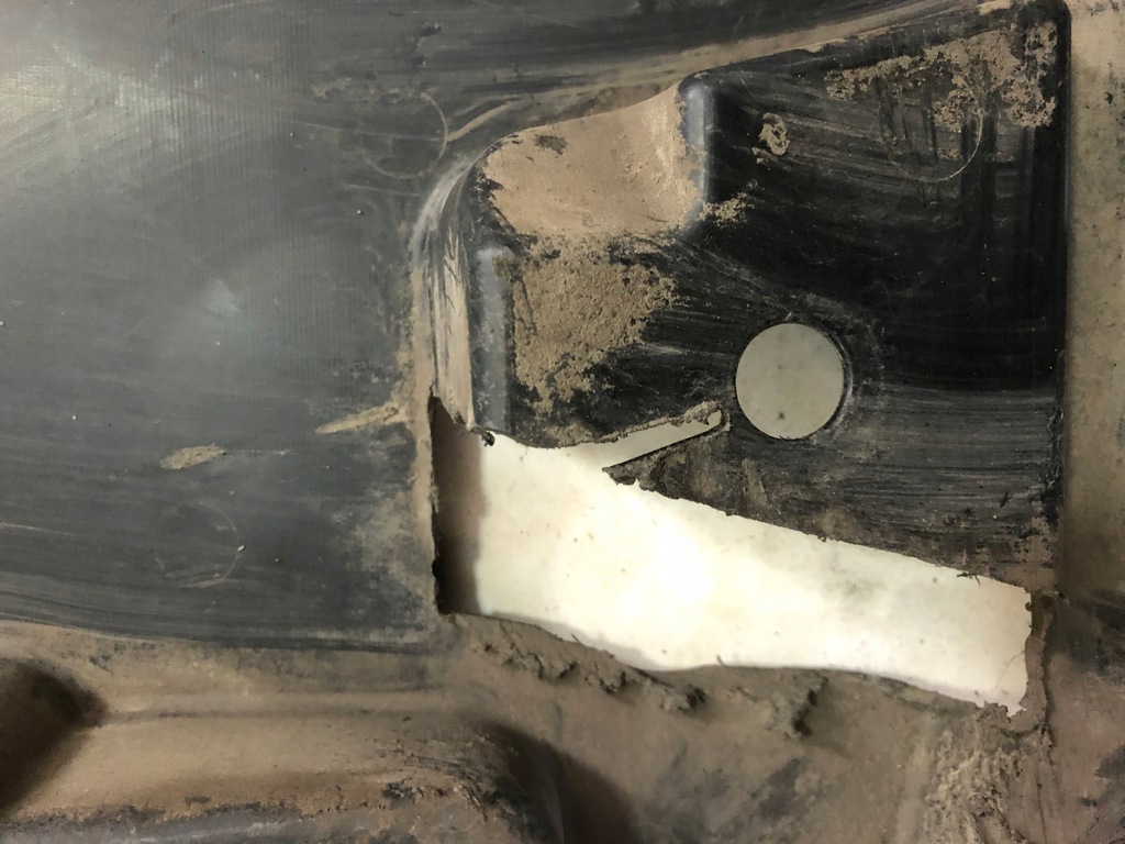 фото №7, Toyota оригинальный номер 58308-47011 защита плита