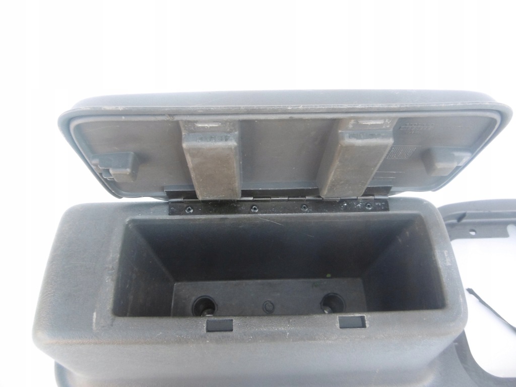 фото №4, Подлокотник туннель средний бардачок volvo fh 12 13