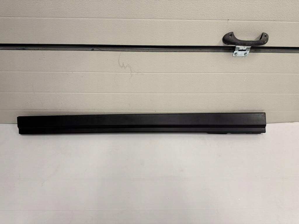 Купить Land rover range rover l460 молдинг порог правая порог m8e2-101d56-a