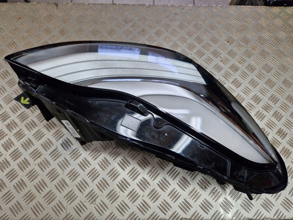 Фара передняя правый  led tesla 3 2017r- Доставка