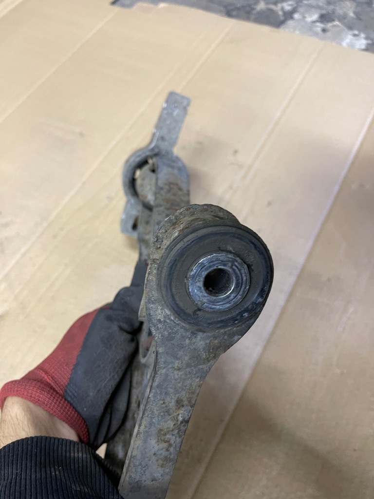 фото №4, Vw touran i caddy golf v рычаг левый передний