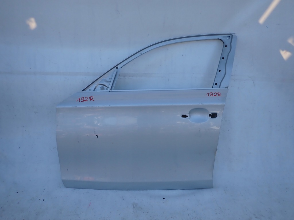 фото №1, Bmw 1 i e87 04-11 дверь левая перед передние