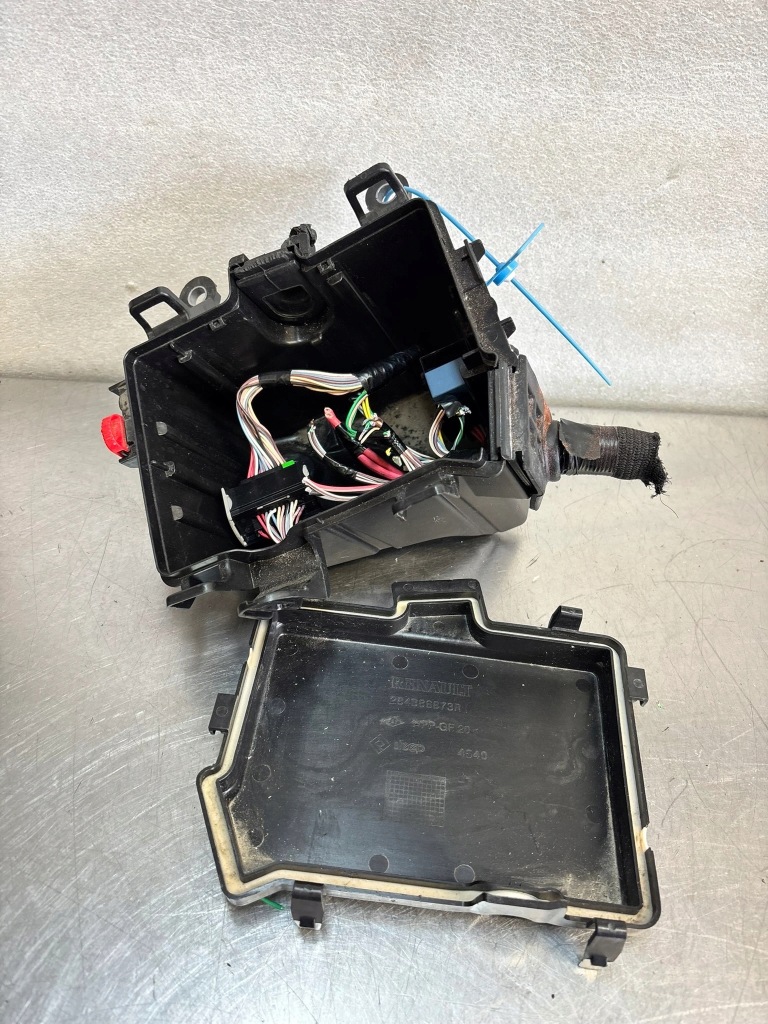 Купити Коробка запобіжників renault zoe ii 2 284b03164r 284b86873r