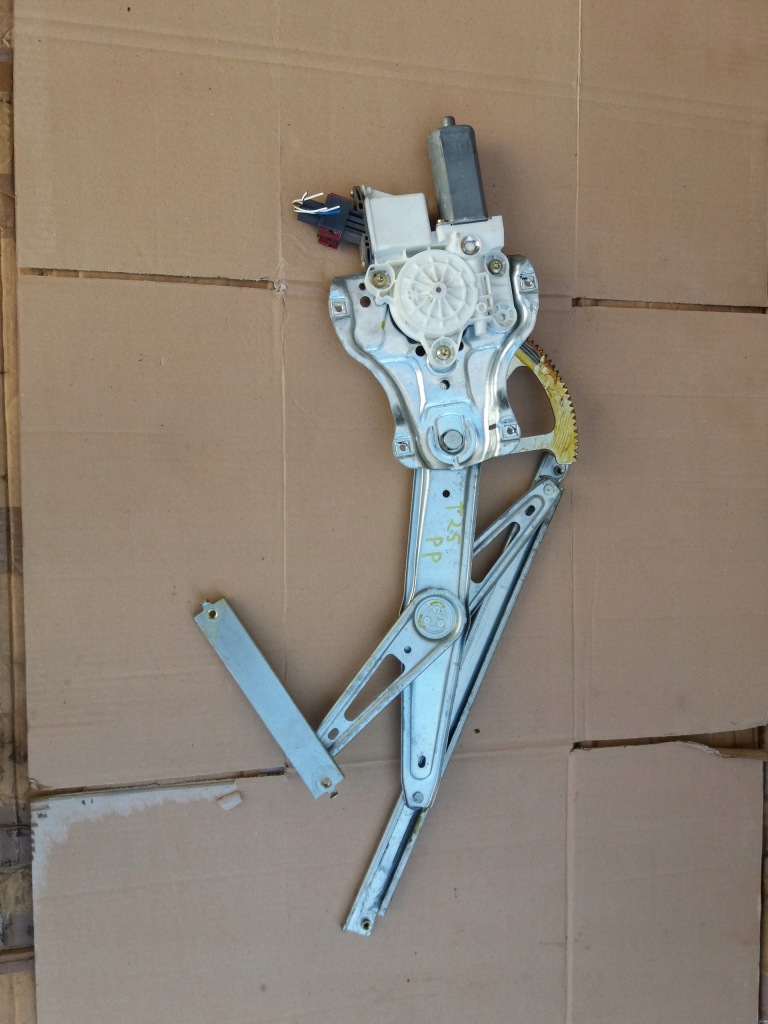 фото №1, Підйомник скло правий перед toyota avensis t25