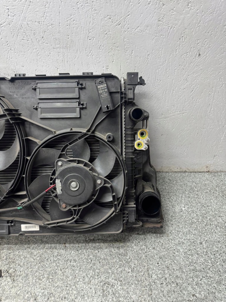 Комплект радиатор воды кондиционер вентилятор volvo v70 3 2012- 31338823 2.0 d3 Цена