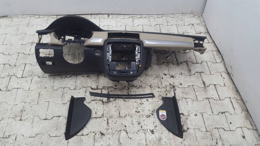 фото №1, Консоль приборная панель подушка beż mercedes r350 w251 eu