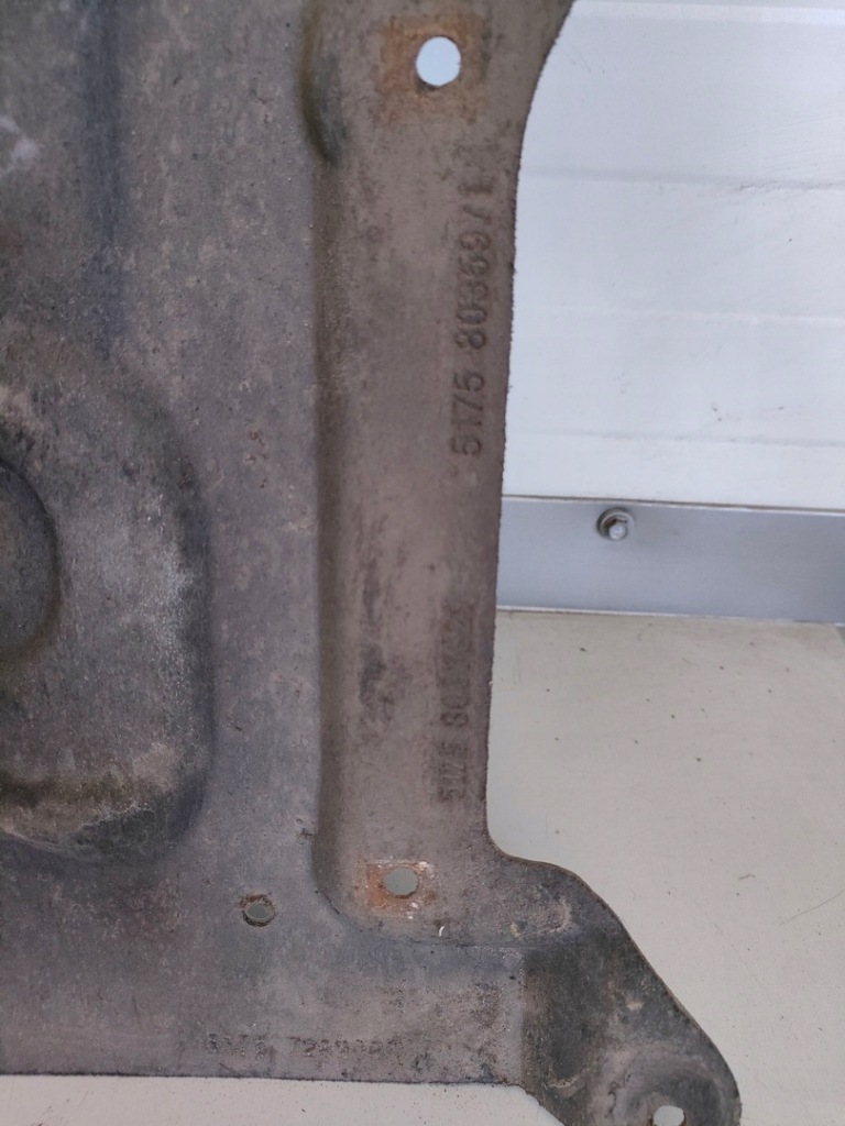 Bmw f10 n57 накладка под двигатель в Украине