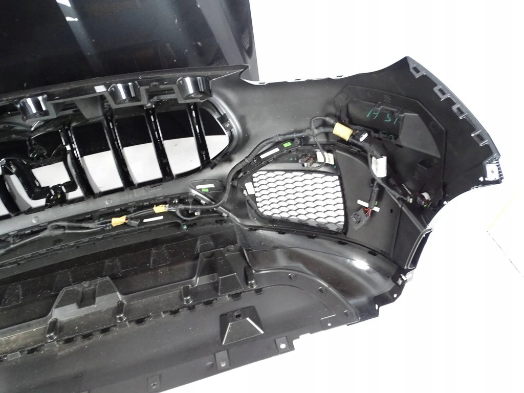 фото №12, Перед бампер передний капот лампа правая + левая maserati grecale