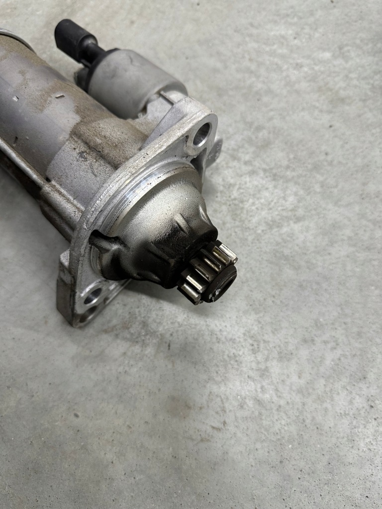 Стартер 2.0 tfsi a4 b9 a5 8w 21r оригінал Зі Шроту